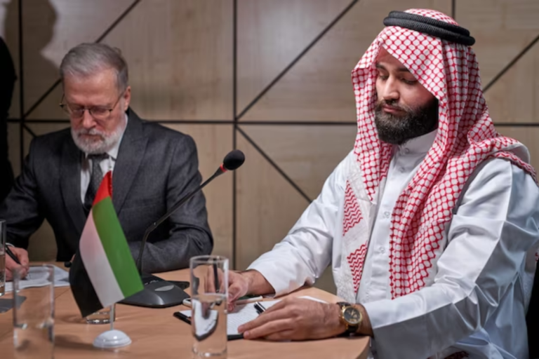 Saudi Omani Envoys Hold Peace Talks with Houthi Leaders in Yemen