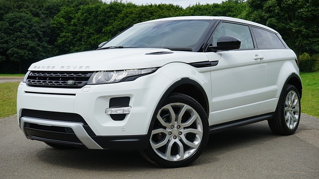 White Range Rover